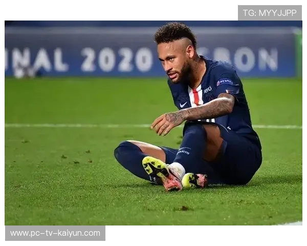 内马尔与教练公开和解，两人握手被镜头捕获