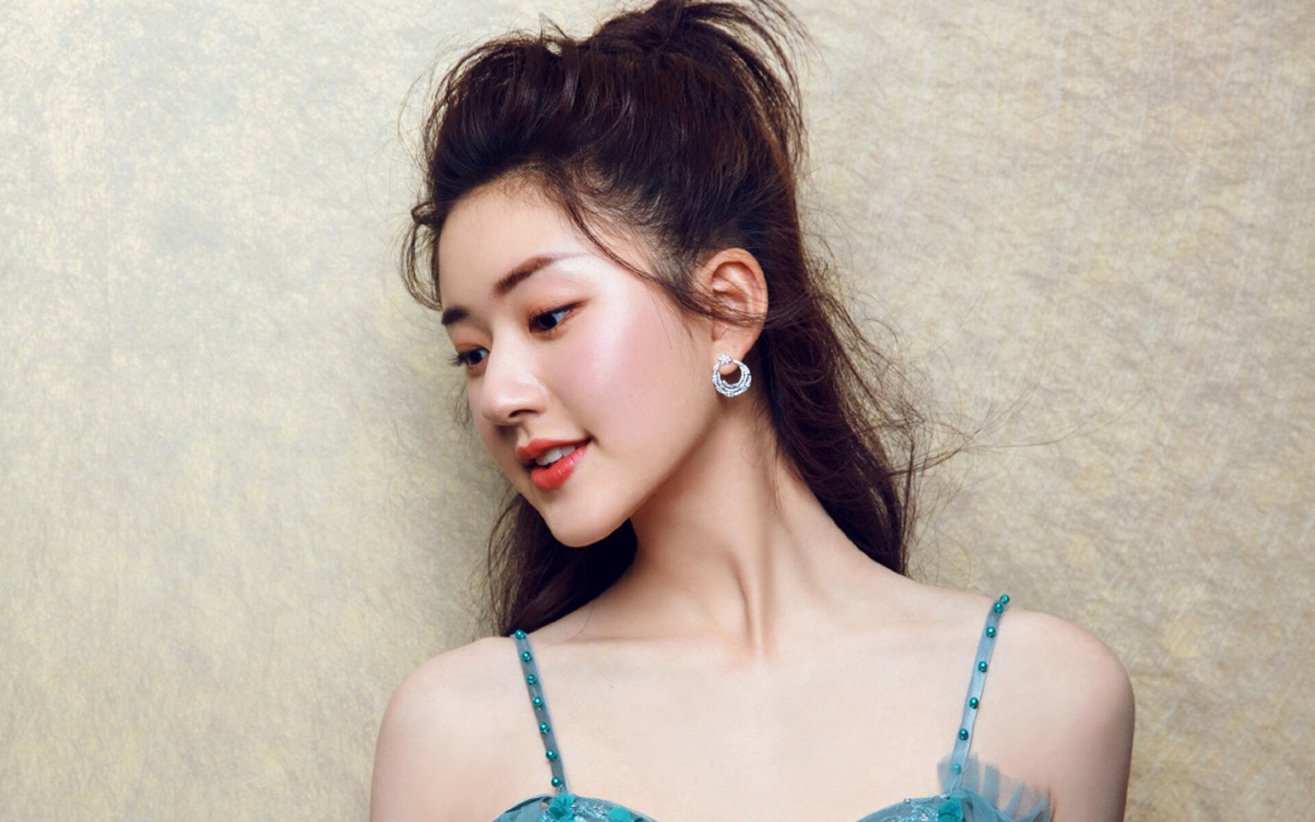 后防线年龄偏大是否直接影响快节奏防守质量，后防是什么