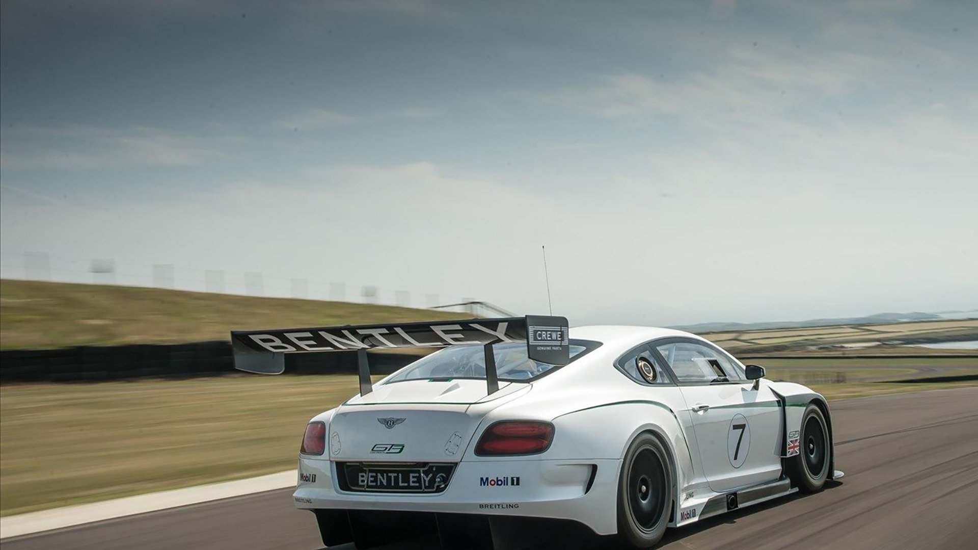 恩多比·恩乔：踢球和攻防的平衡，让南非队成为世界最强之一，恩多纳2013在哪个队