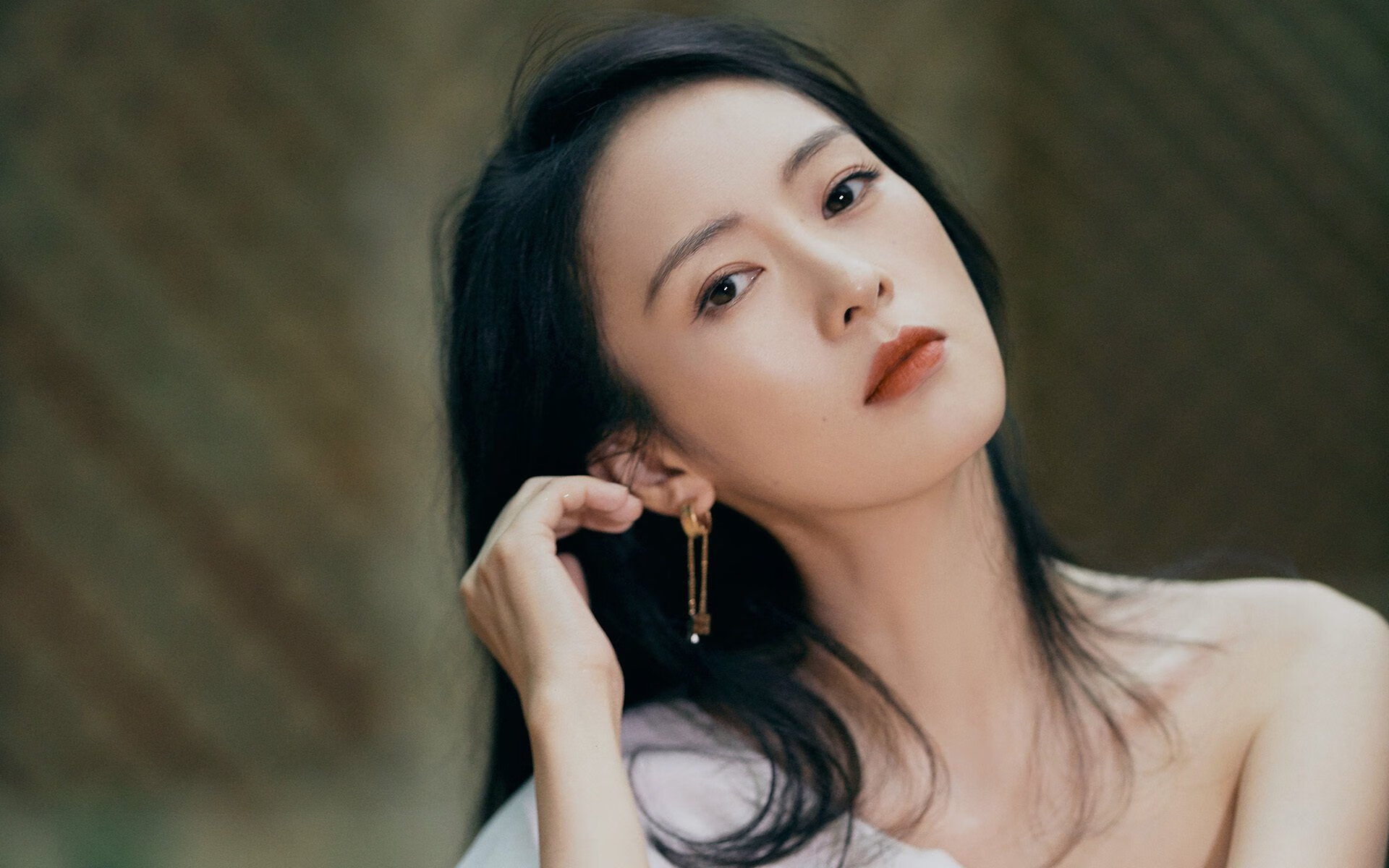 中超是否推动本土品牌深度合作开发球员形象产品，中超签约